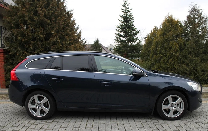 Volvo V60 cena 27999 przebieg: 357900, rok produkcji 2011 z Piekary Śląskie małe 436